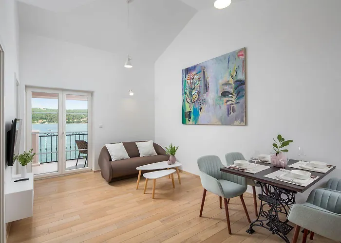 Sophina Palace Villa *